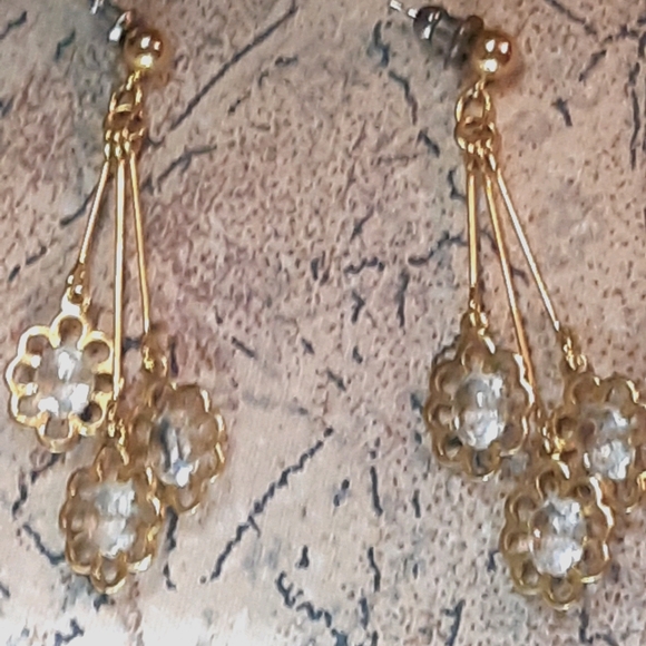 Jewlery Earrings - Picture 1 of 4